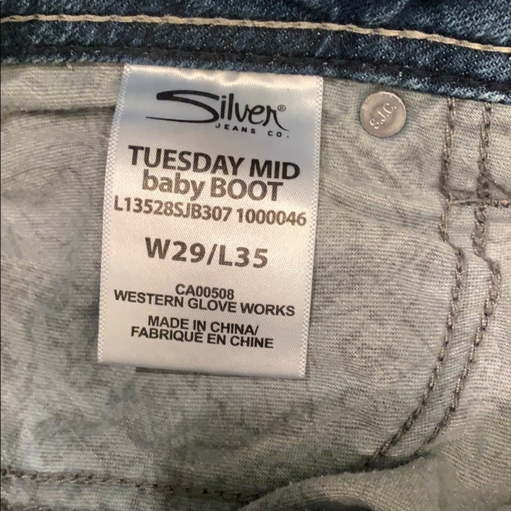Silver Jeans - Picture 3 of 4